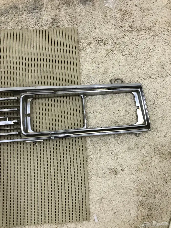 شبك أمامي ددسن 80-83 مستخدم 2