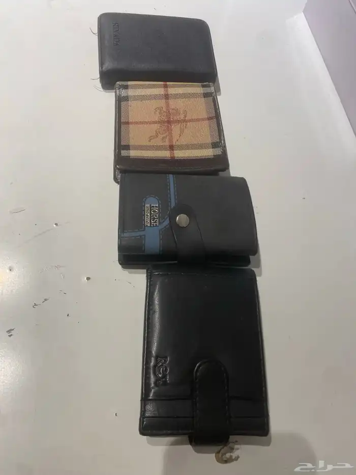 محافظ لي البيع 1