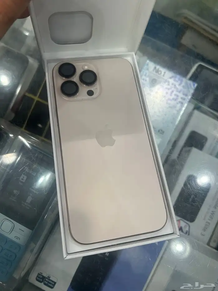 ايفون 16 برو ماكس ذهبي 0