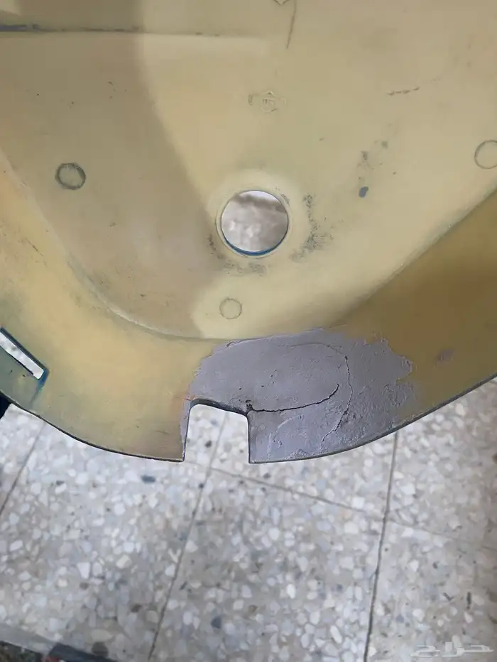 اصطب اصلي كامل غظى جنب صاروخ A100 12