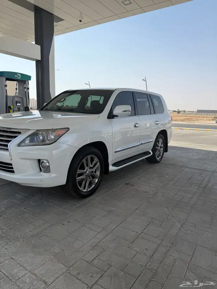 لكزس 2012 فل كامل سعودي 17