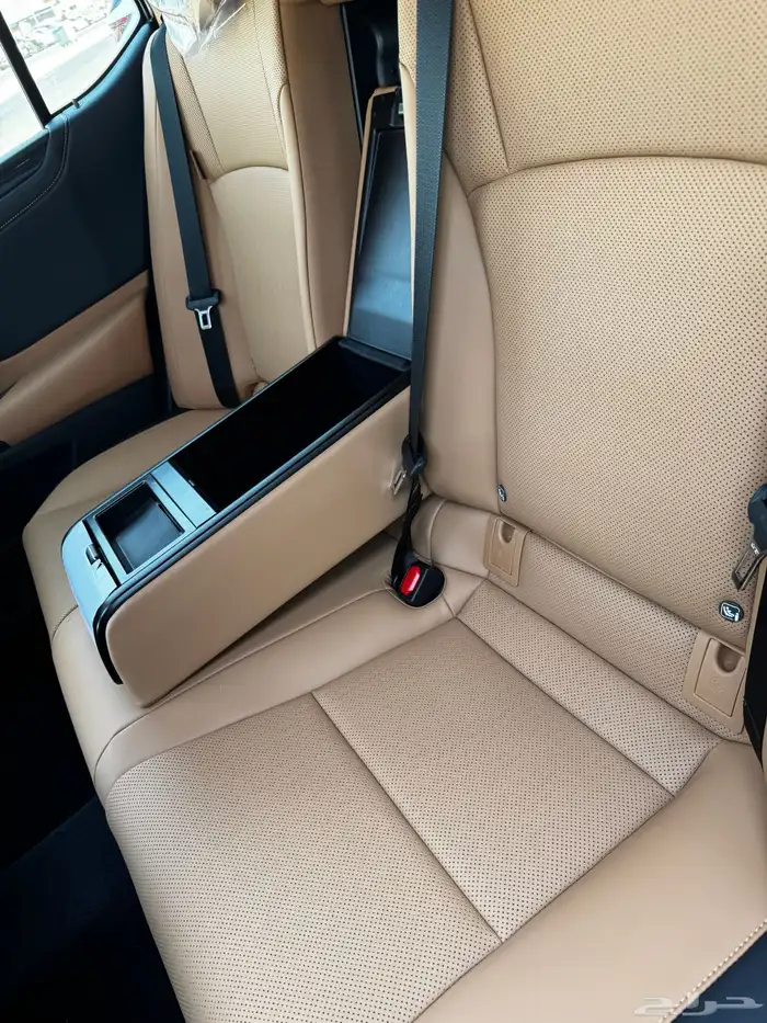 لكزس ES250 موديل 2025 12