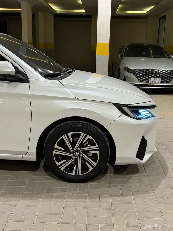 يارس 2024 فل كامل اعلى فئة شرط الفحص بحالة الوكالة 7