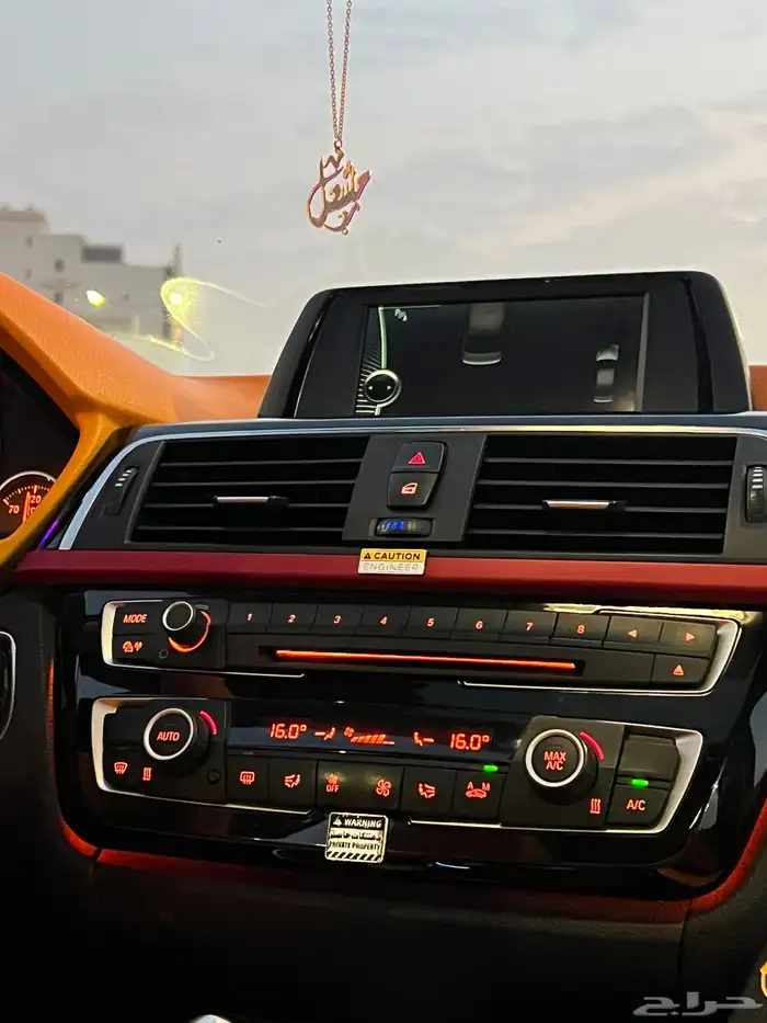 BMW 320i سبورت لاين 19