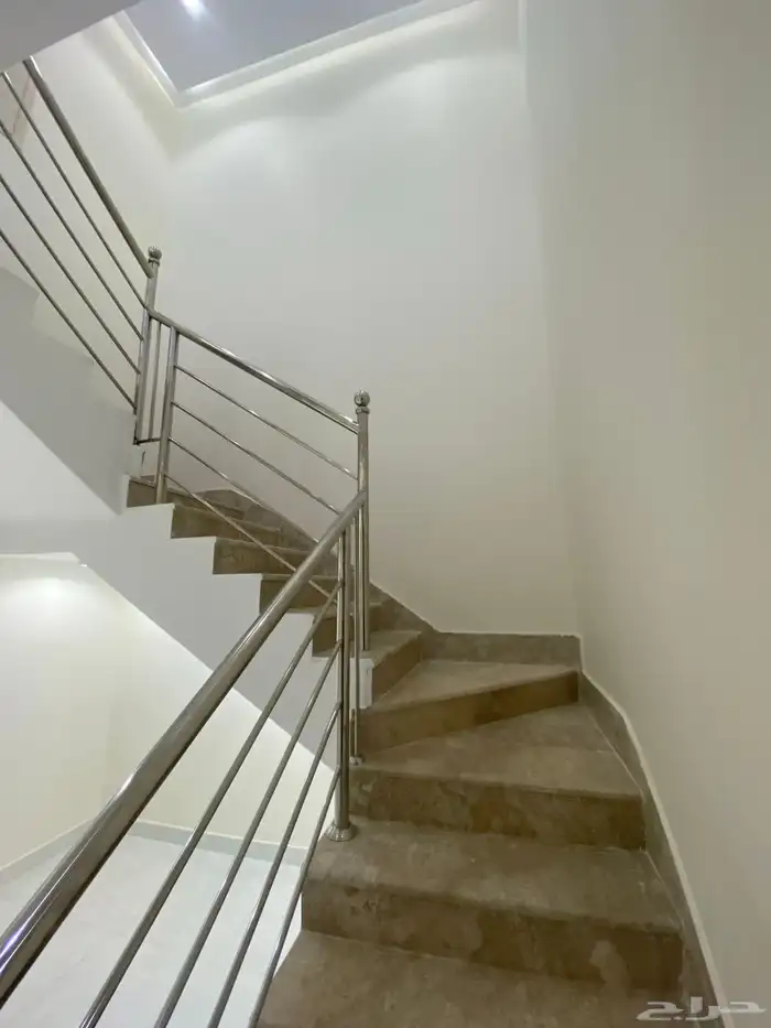 للبيع روف علوي مع ملحق تشطيب فاخر من 670 الف 19