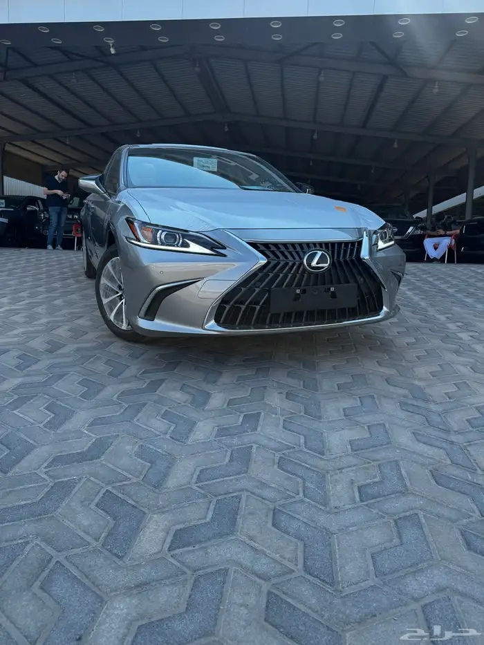 لكزس ES250 موديل 2025 8