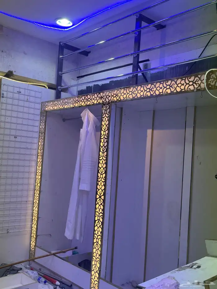 ديكور محل عبايات للبيع 3