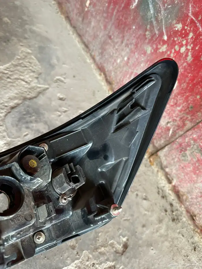 اسطب خلفي يسار يارس 2023   2024 6