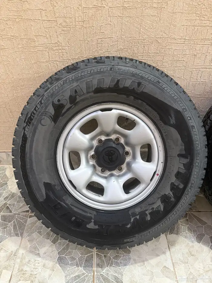 للبيع جنوط وكالة مقاس 15 وكفرات سايلون موديل 2024نظيفة جدا 2