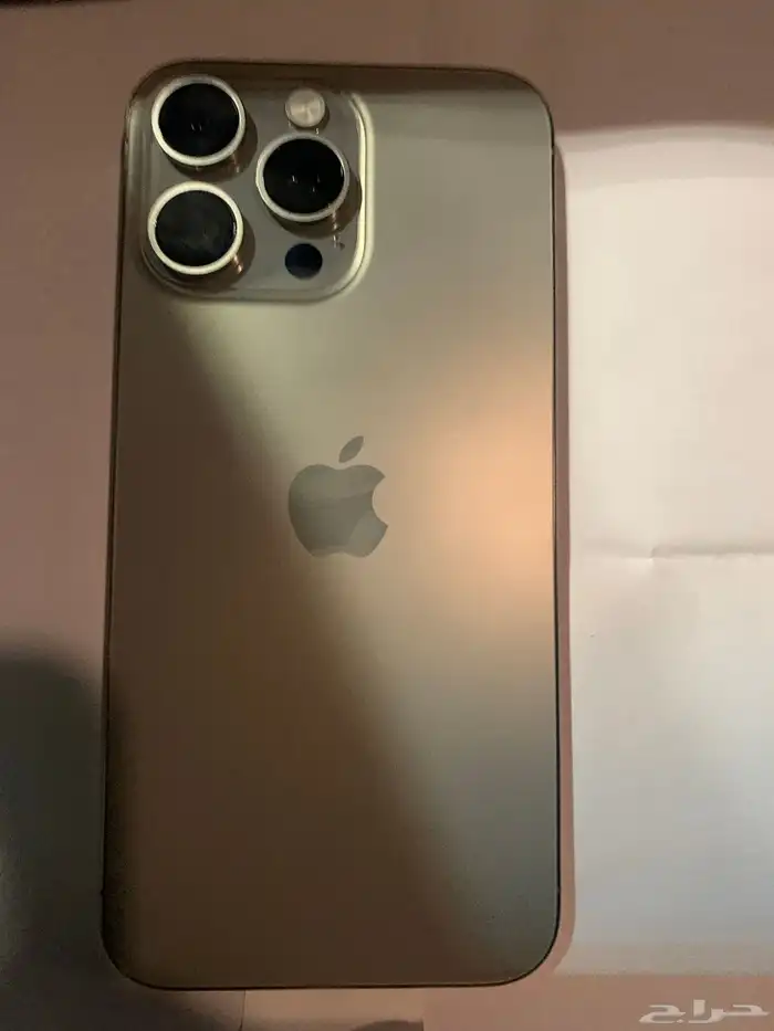 ايفن 15 برو ماكس 1