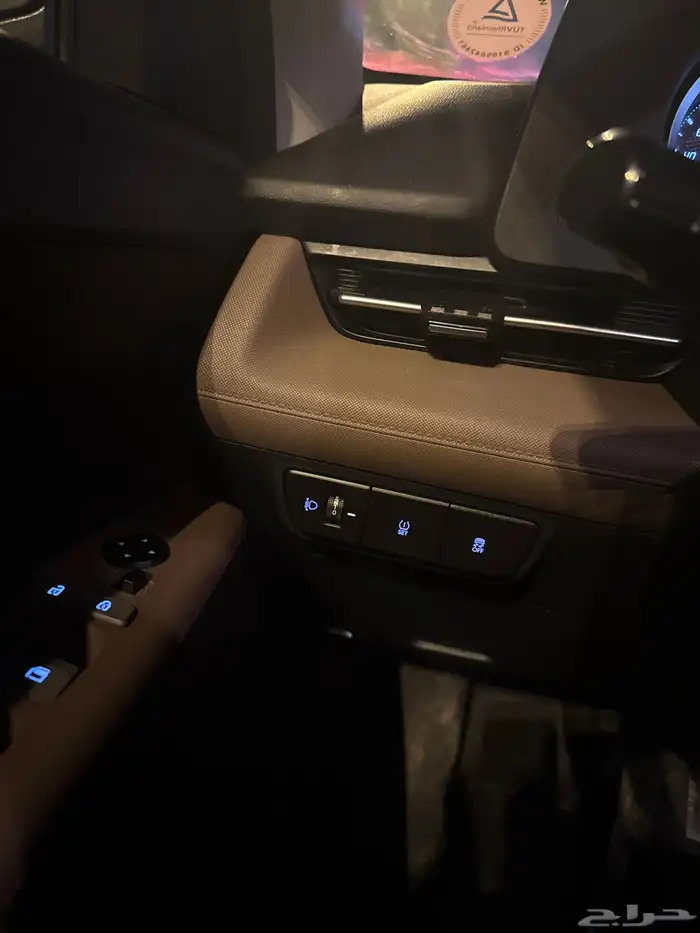 اكسنت 2025 لون رمادي 23