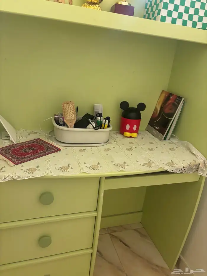 غرفة نوم نفرين مع المراتب والستاره 2