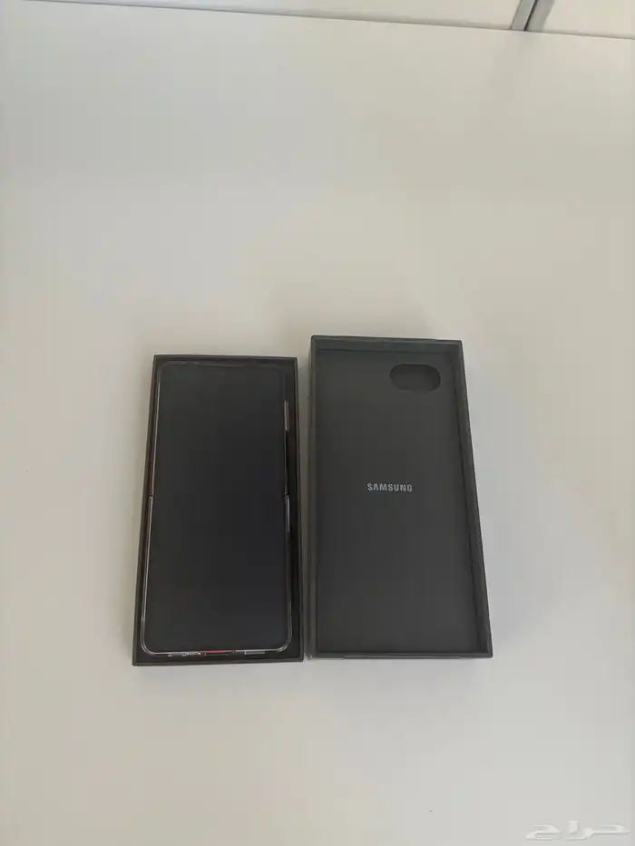 جوال سامسونج Z Flip 7 للبيع 7