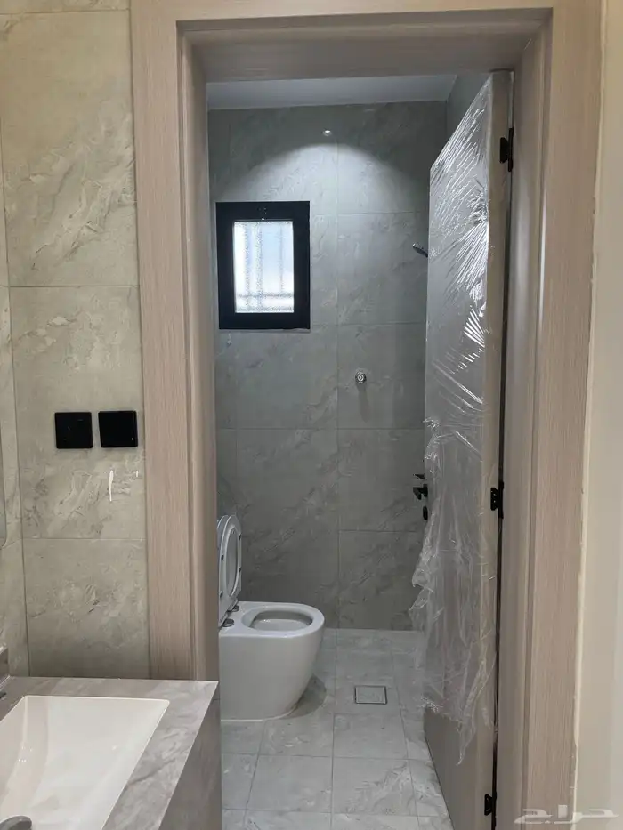 للبيع عمارة جاهزة للسكن في مخطط ت 6 بالعزيزية 7