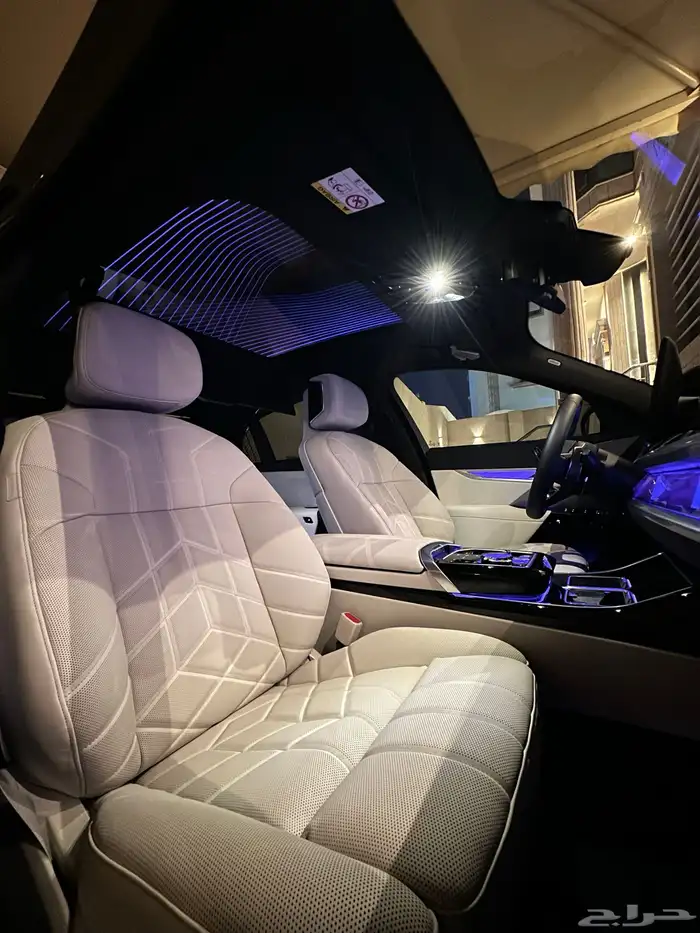 بي ام دبليو 740i 2025 شبه جديدة 32
