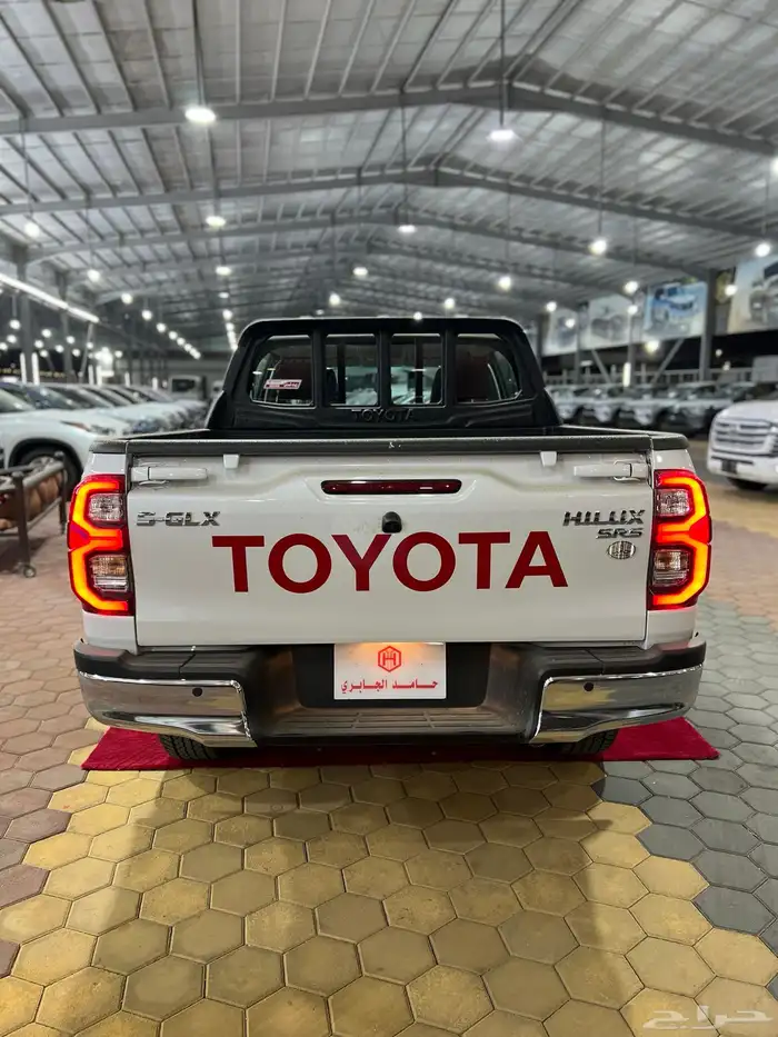 تويوتا   هايلوكس غمارتين دبل بنزين توماتيك2025 جديد 138.000 3