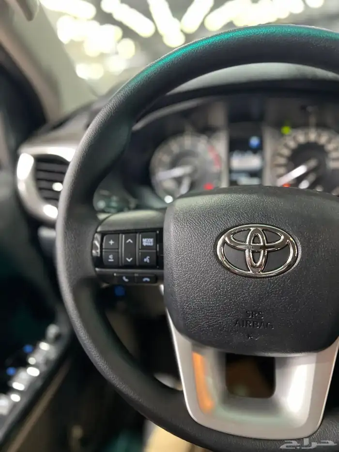 تويوتا   هايلوكس غمارتين دبل بنزين توماتيك2025 جديد 138.000 20