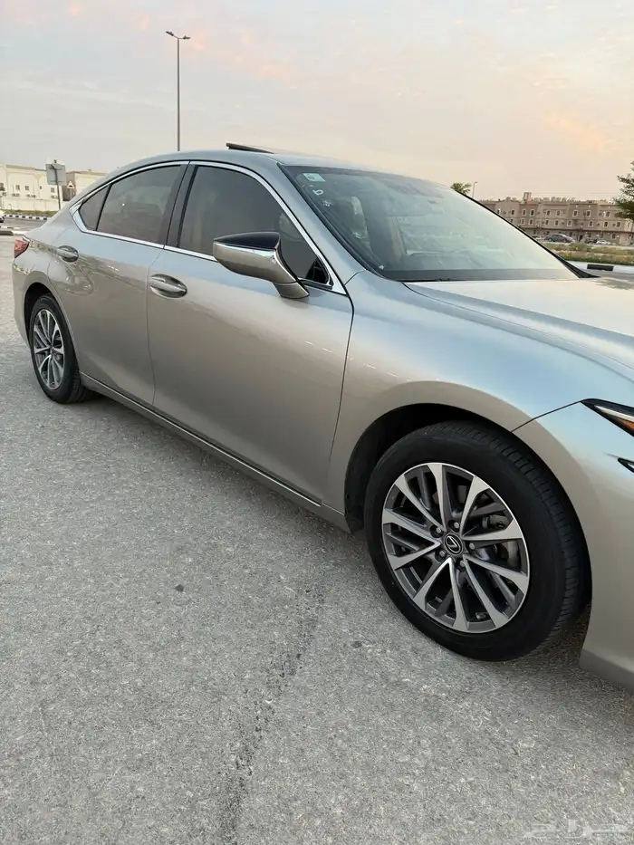 لكزس ES 250 سعودي 2023 نظيف 6