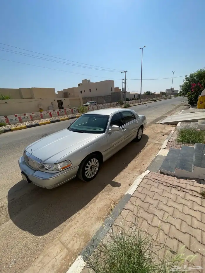 لنكون تاون كار 2005 نظيف 0