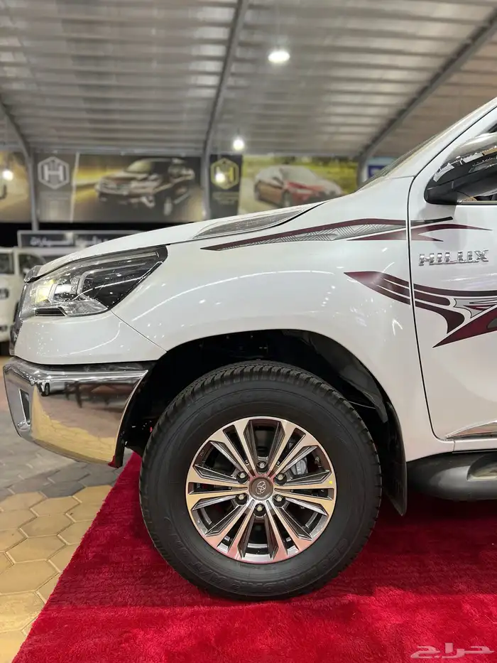 تويوتا   هايلوكس غمارتين دبل بنزين توماتيك2025 جديد 138.000 2