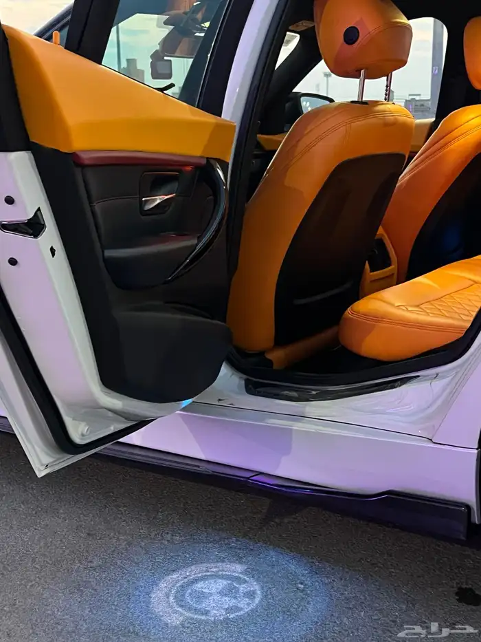 BMW 320i سبورت لاين 21