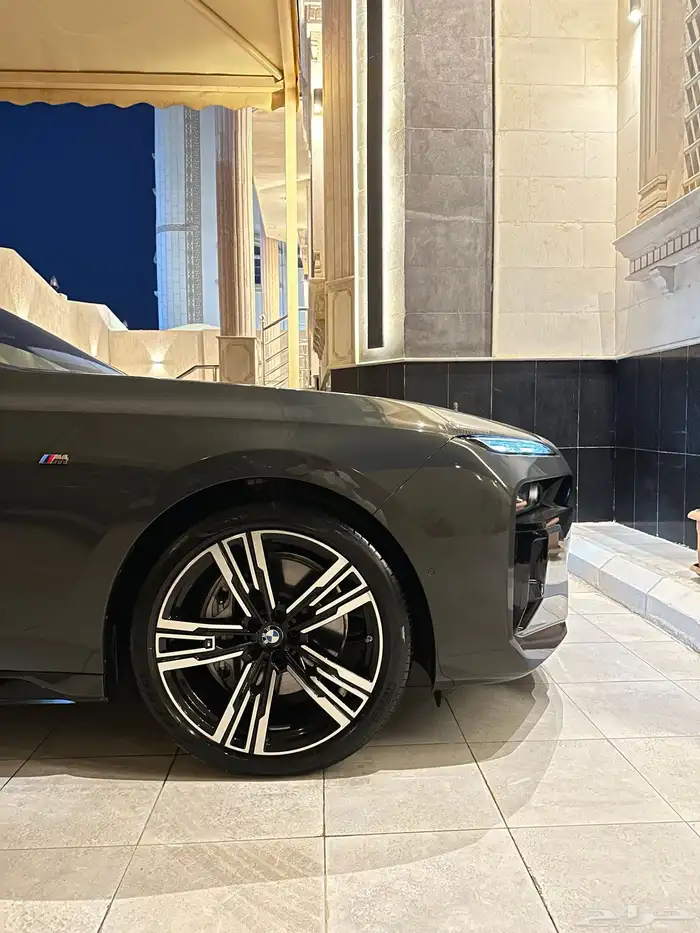 بي ام دبليو 740i 2025 شبه جديدة 13