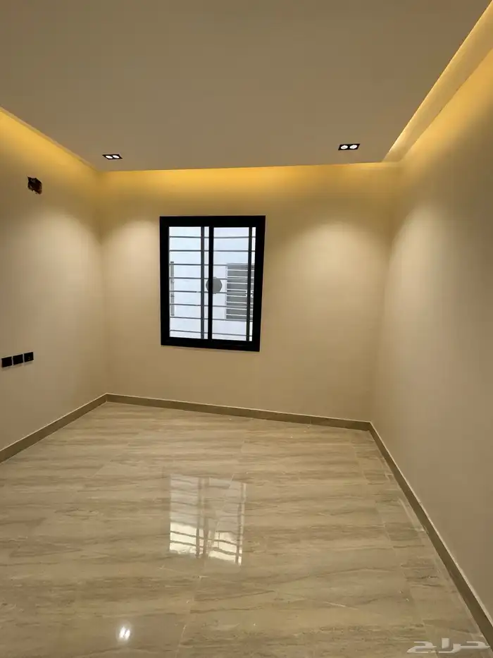 للبيع تاون هاوس علوي ب سعر مميز جدا وامام مرفق 9