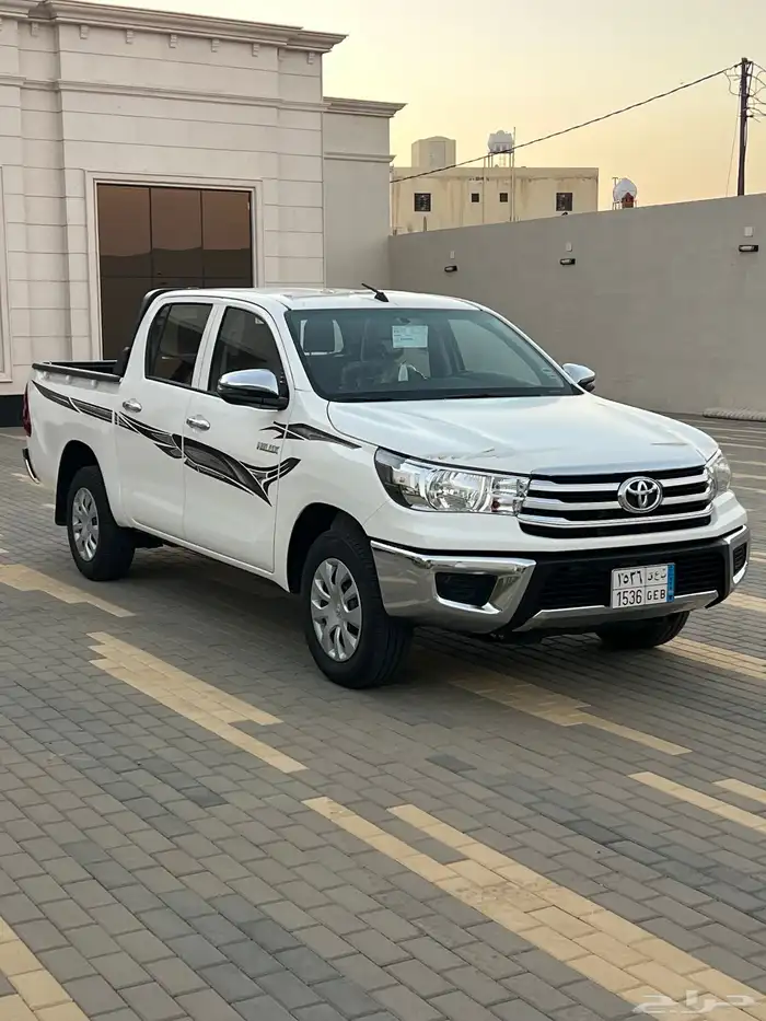 هايلوكس 2025 بنزين تماتيك بدون دبل شبه جديده 4