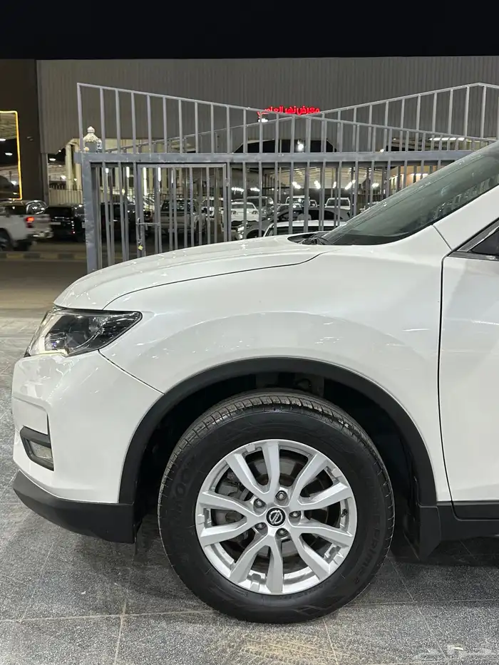 اكس تريل 2020 نص فل دبل لدى معرض(عبيد الرشيدي) 14