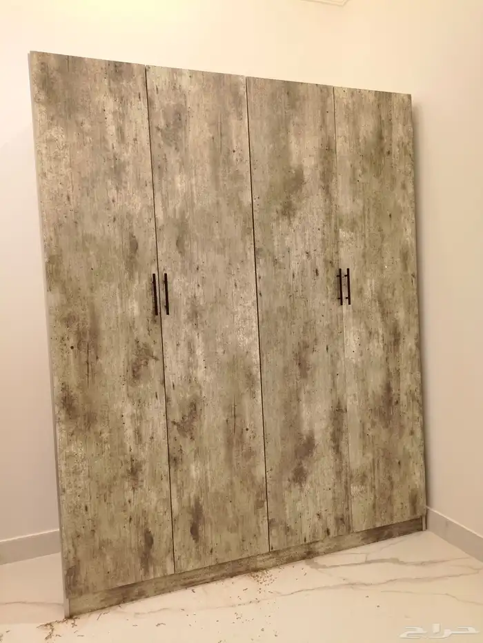 سرير  مرتبه  دولاب  تسريحة  وكمدينه اثاث غرف النوم كامل 13