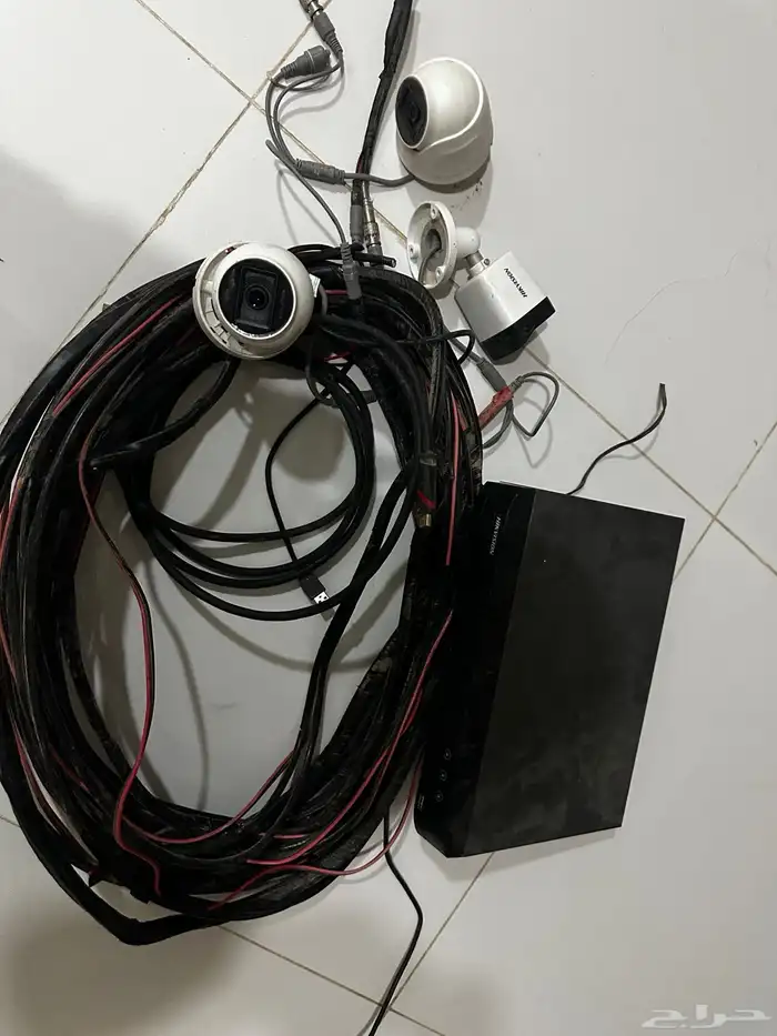 4 كامرات 2 خارجيه ضد الامطار وليليه و 2 داخليه ليليه 3