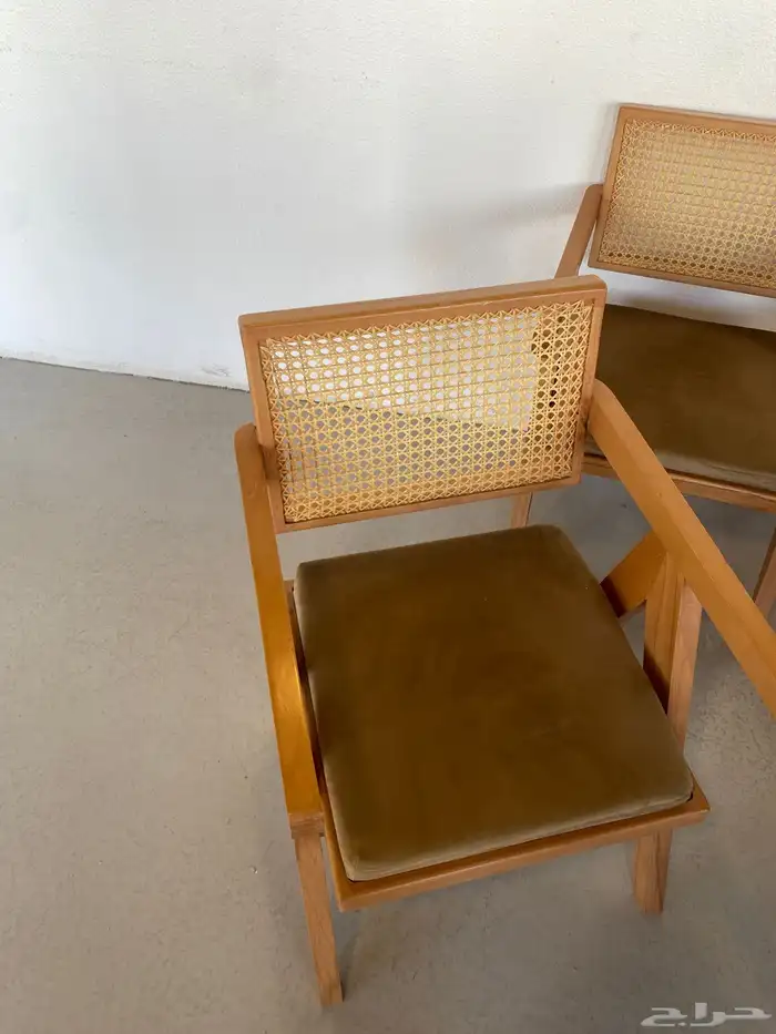 كراسي وطاولات 0