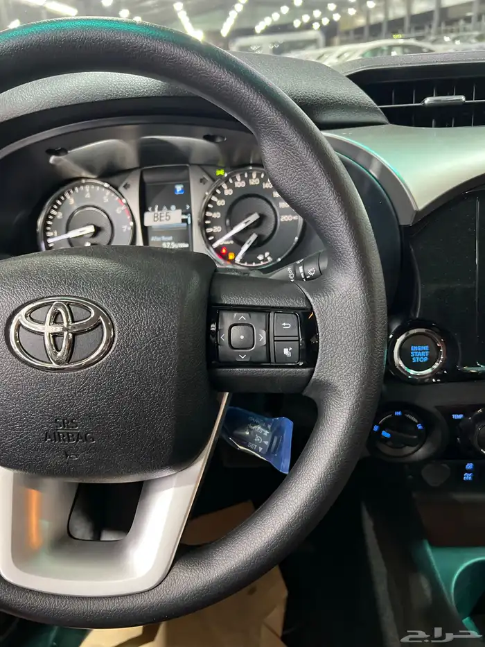 تويوتا   هايلوكس غمارتين دبل بنزين توماتيك2025 جديد 138.000 19