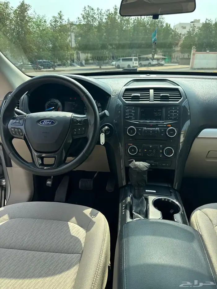 اكسبلورر 2018 نظيف V6 دبل تنفس طبيعي 20