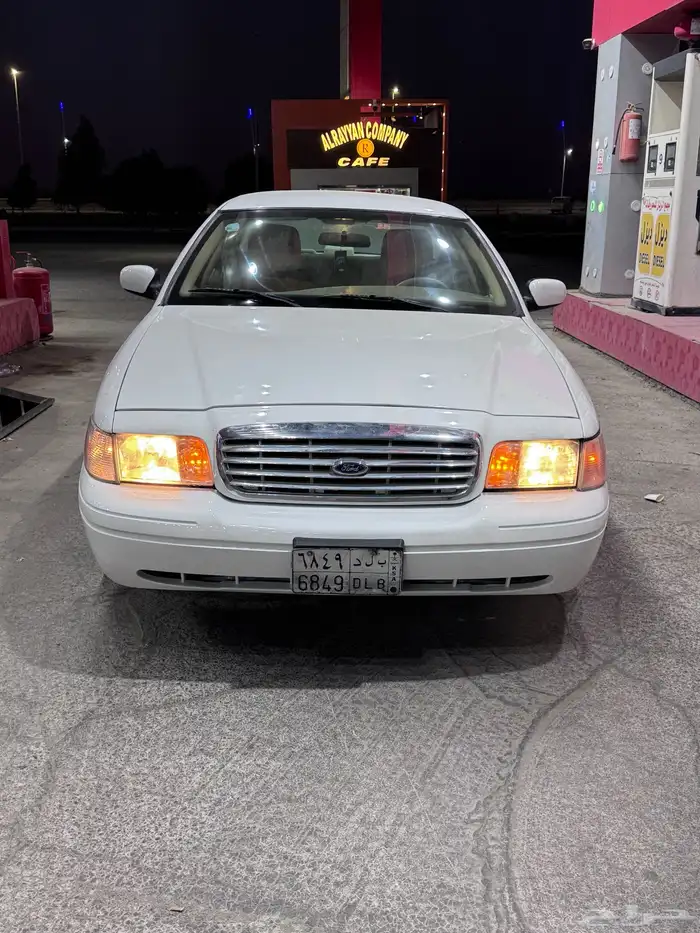 فورد فكتوريا 4