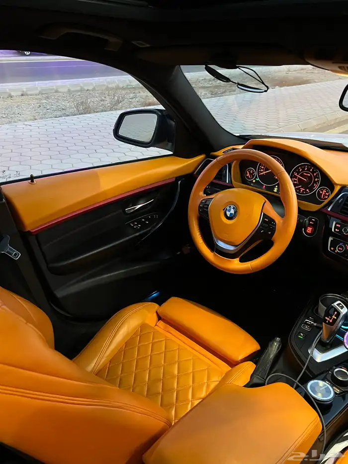 BMW 320i سبورت لاين 17