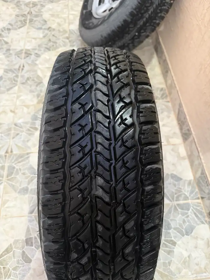 للبيع جنوط وكالة مقاس 15 وكفرات سايلون موديل 2024نظيفة جدا 3