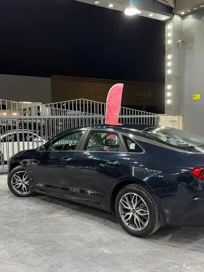 كيا K5 مطور 2021 كحلي لدى معرض(عبيد الرشيدي) 3