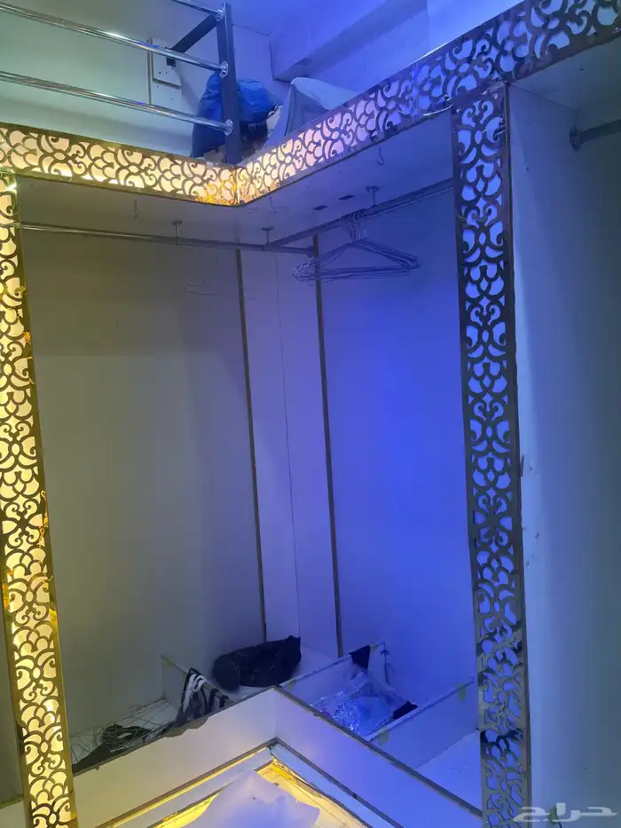 ديكور محل عبايات للبيع 0