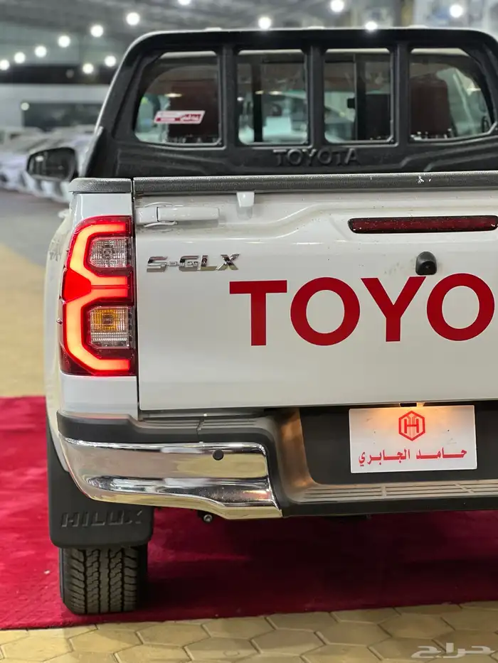تويوتا   هايلوكس غمارتين دبل بنزين توماتيك2025 جديد 138.000 6