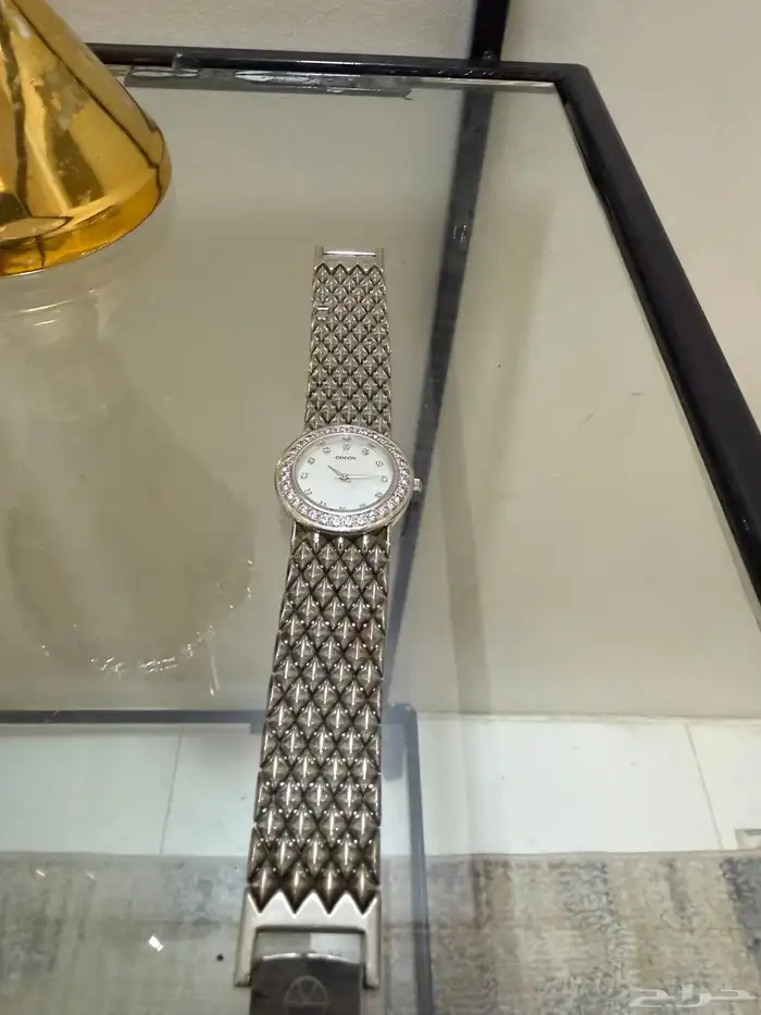 ساعه نسائيه من الكوهجي داخلها فصوص الماس والبيع على السوم 0