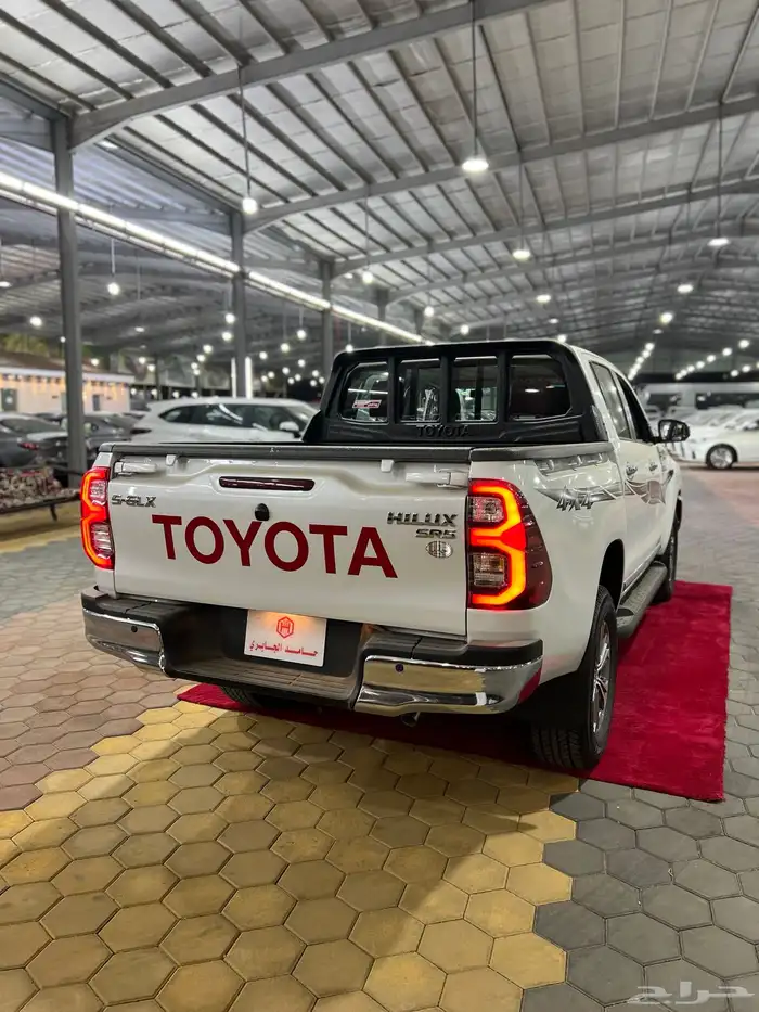 تويوتا   هايلوكس غمارتين دبل بنزين توماتيك2025 جديد 138.000 5