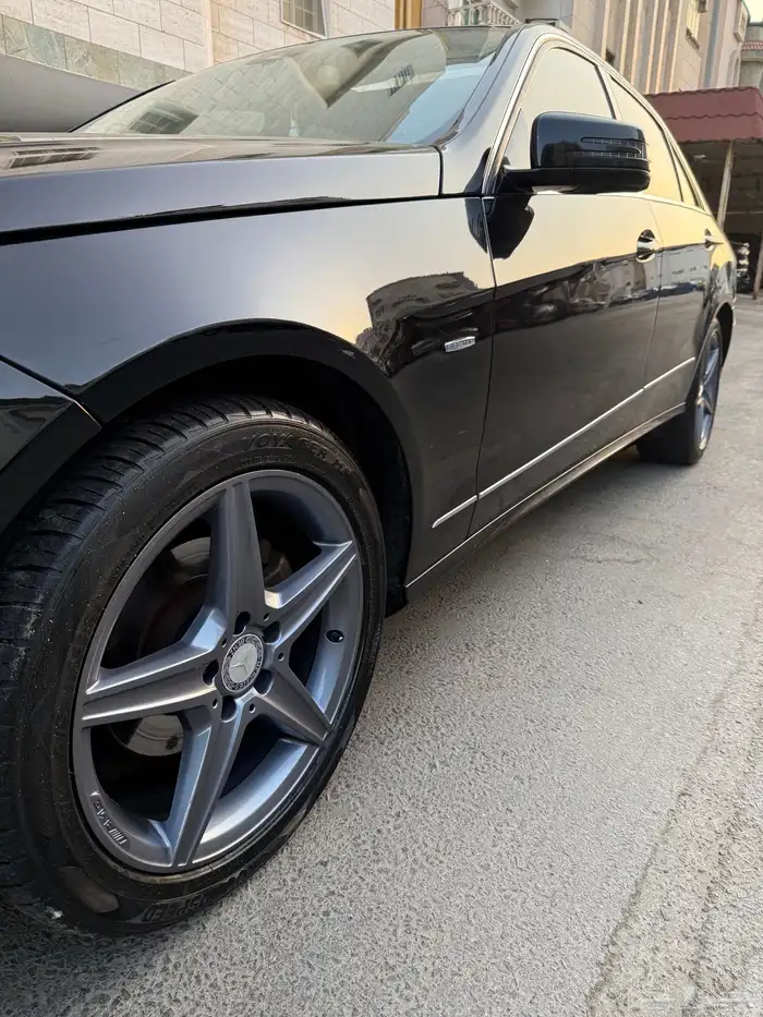 مرسيدس e-class للبيع واقبل البدل 9