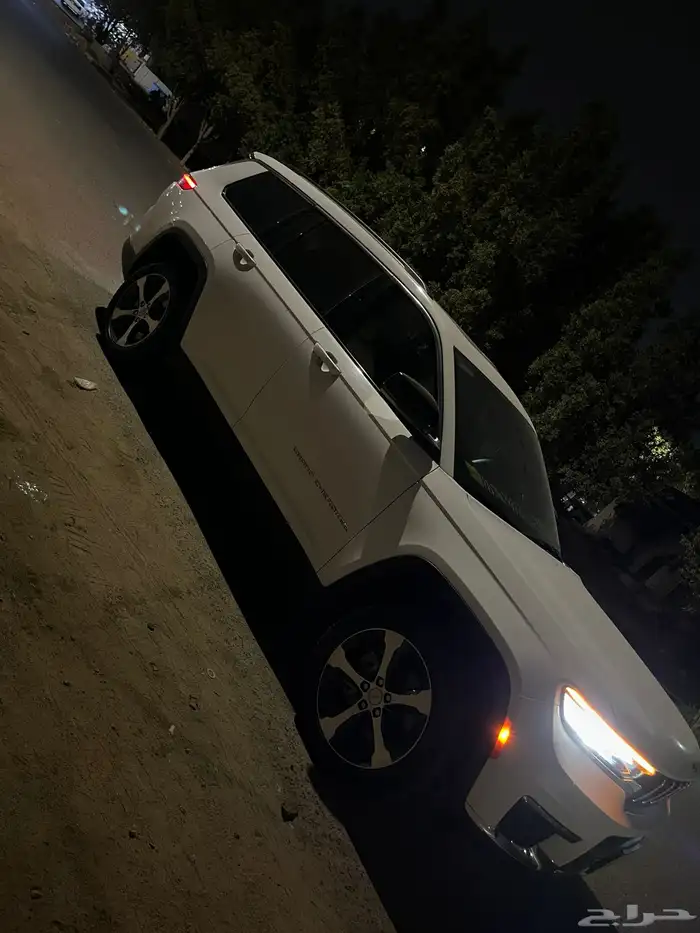 جيب شروكي لمتد 2023 بحالة الوكاله 1