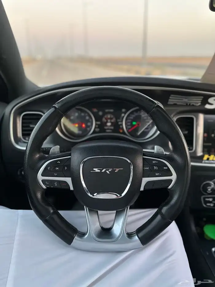 دودج تشارجر 8