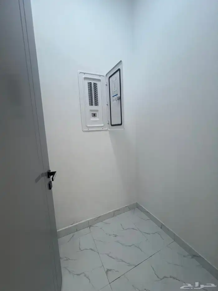 للبيع روف علوي فاخر شمال الخميس مخطط 6 بسعر حصري 6