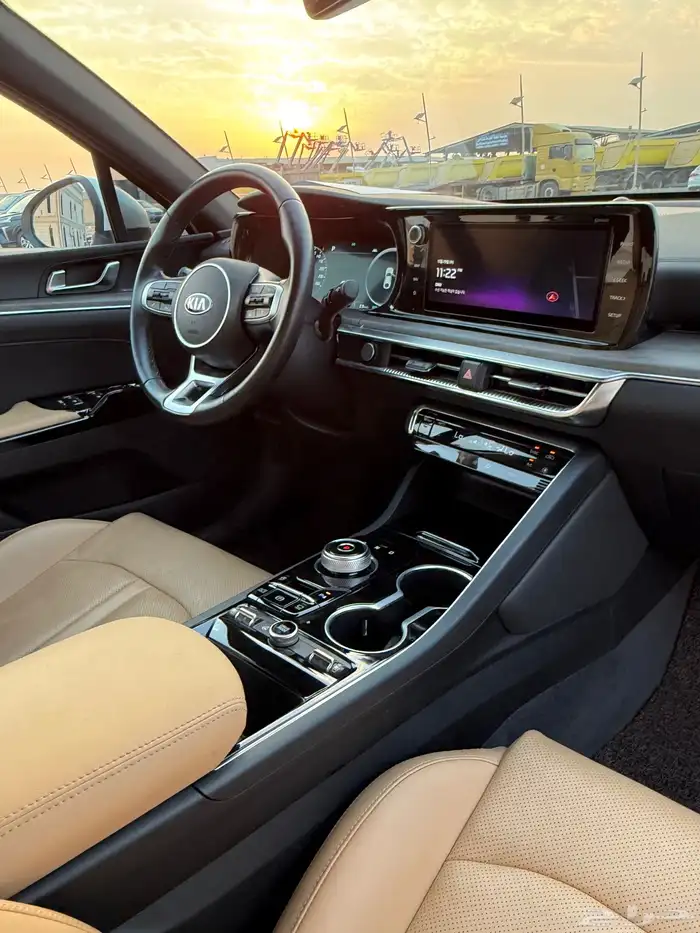 كيا K5 اعلا مواصفات بدون بنورما 2021 بحالة الوكاله للبيع 10