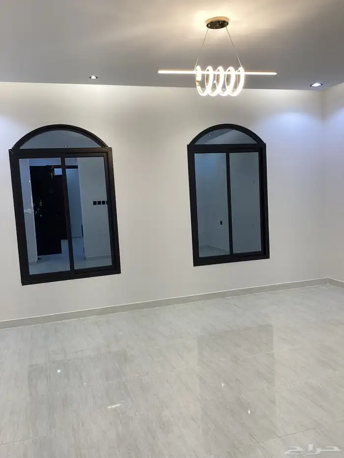 للبيع روف فاخر بتصميم راقي حي هيف أحد رفيدة 4