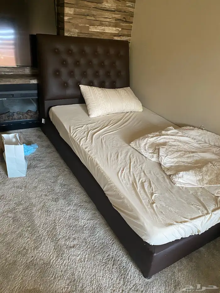 للبيع سرير من باكير 0