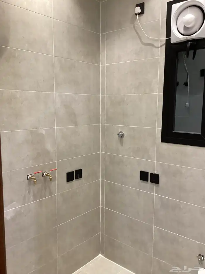 للبيع روف فاخر بتصميم راقي حي هيف أحد رفيدة 13